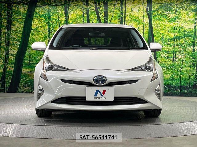 Toyota PRIUS 2017-02 8209618-13