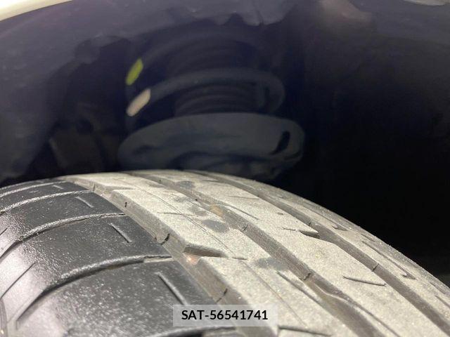 Toyota PRIUS 2017-02 8209618-19