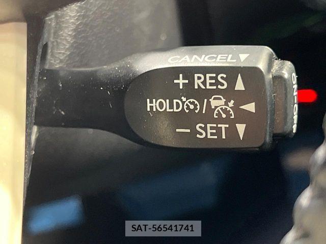 Toyota PRIUS 2017-02 8209618-5