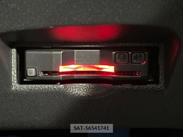 Toyota PRIUS 2017-02 8209618-6