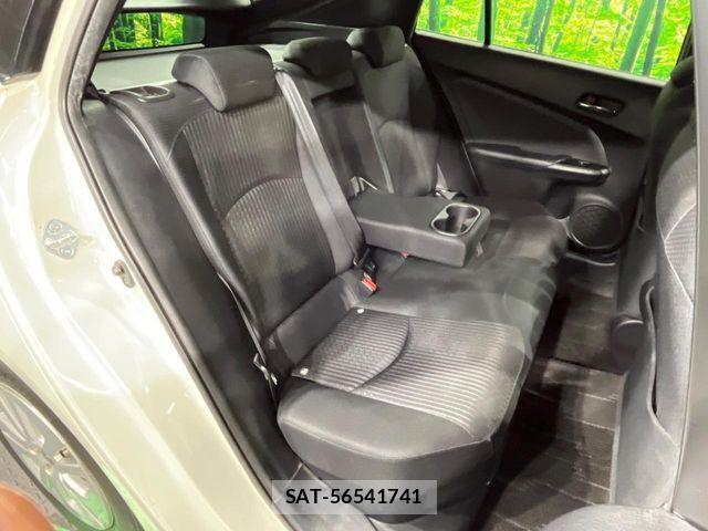 Toyota PRIUS 2017-02 8209618-8