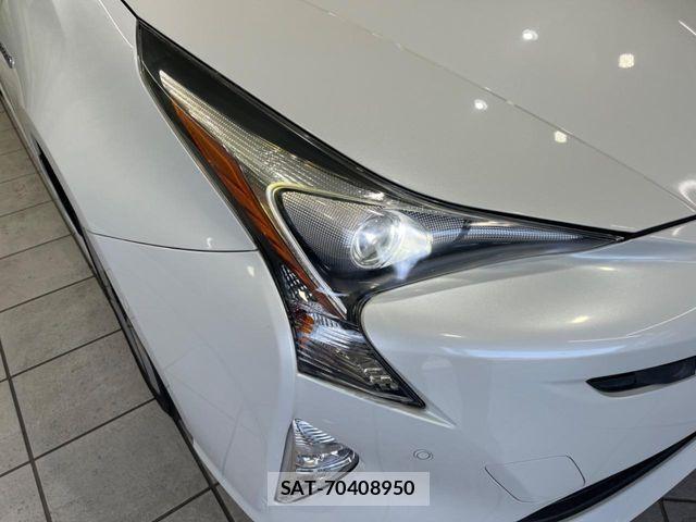 Toyota PRIUS 2017-04 8209615-11