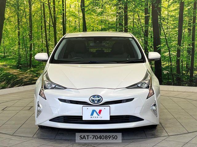 Toyota PRIUS 2017-04 8209615-13