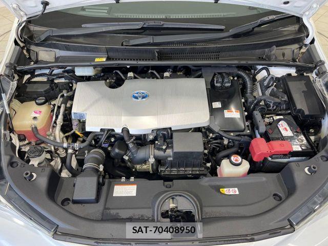 Toyota PRIUS 2017-04 8209615-17