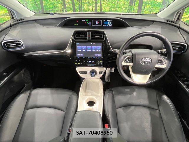 Toyota PRIUS 2017-04 8209615-1