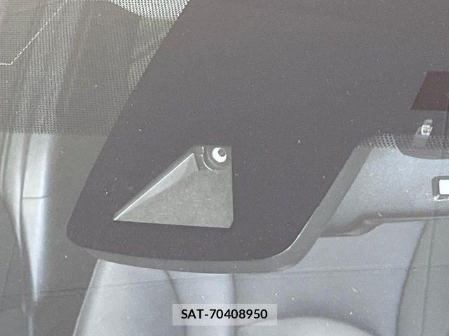Toyota PRIUS 2017-04 8209615-2