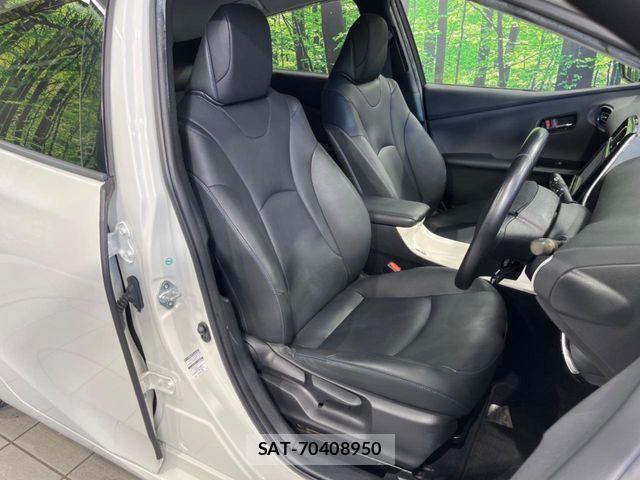 Toyota PRIUS 2017-04 8209615-7