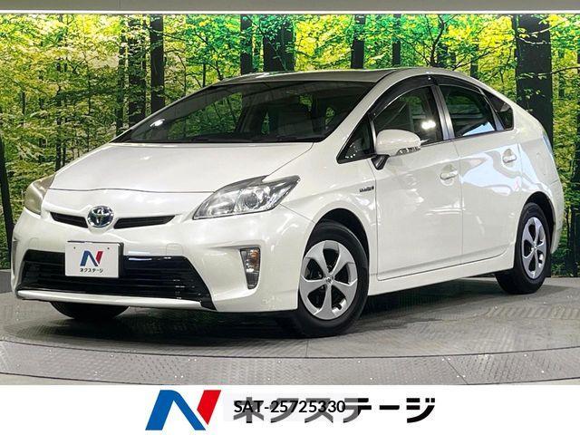 Toyota PRIUS 2012-03 8209647-0