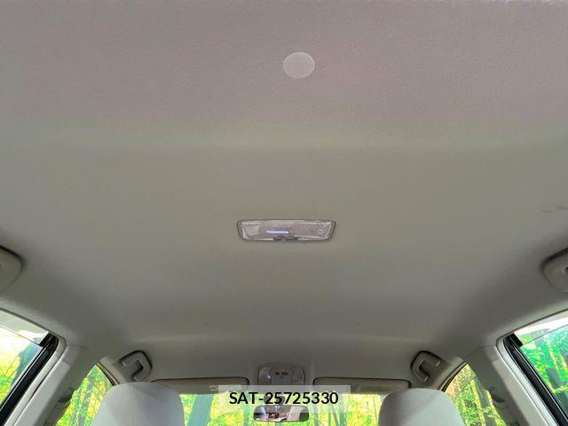 Toyota PRIUS 2012-03 8209647-13
