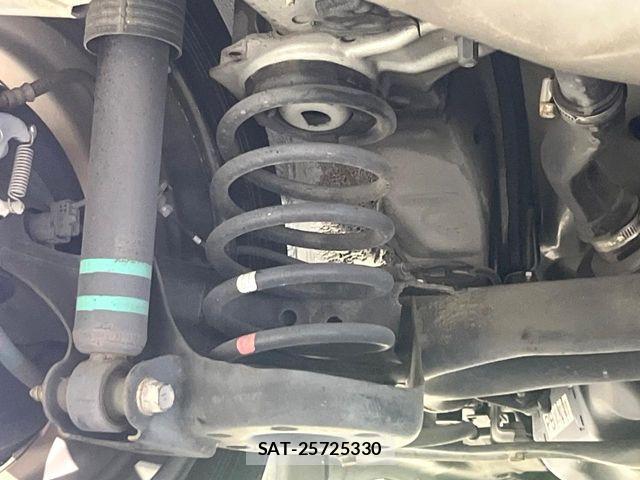 Toyota PRIUS 2012-03 8209647-15