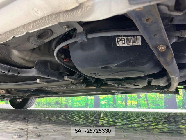 Toyota PRIUS 2012-03 8209647-16