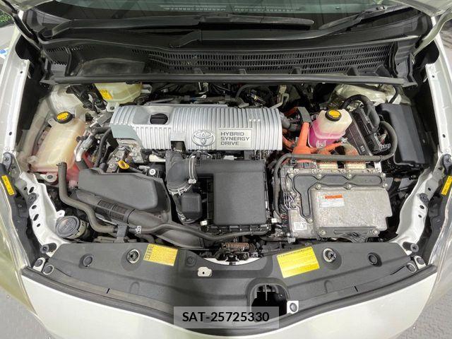 Toyota PRIUS 2012-03 8209647-1