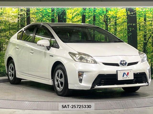 Toyota PRIUS 2012-03 8209647-4