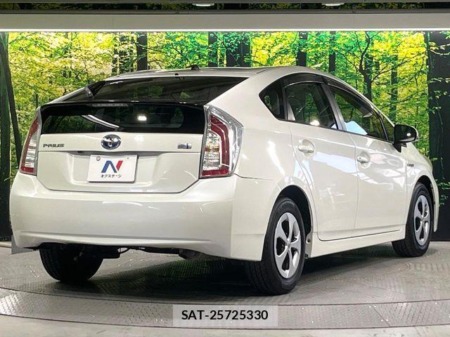 Toyota PRIUS 2012-03 8209647-6