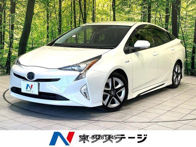 Toyota PRIUS 2018-02 8209619-0
