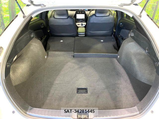 Toyota PRIUS 2018-02 8209619-10