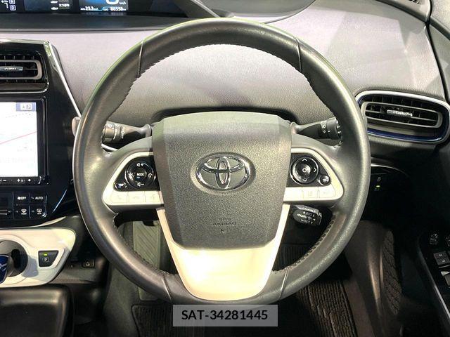 Toyota PRIUS 2018-02 8209619-11