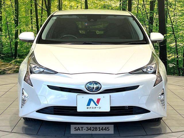 Toyota PRIUS 2018-02 8209619-14