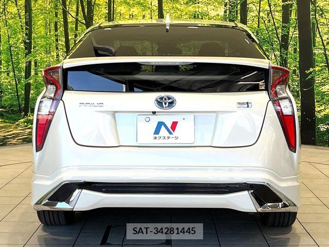 Toyota PRIUS 2018-02 8209619-15
