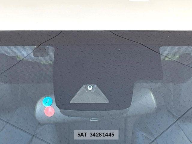 Toyota PRIUS 2018-02 8209619-4