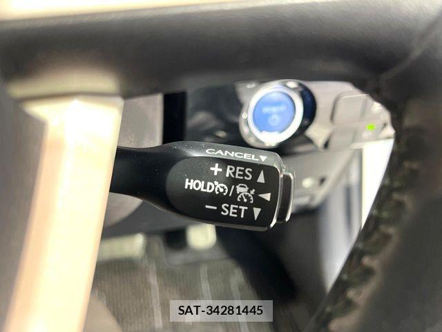 Toyota PRIUS 2018-02 8209619-5
