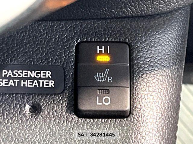 Toyota PRIUS 2018-02 8209619-6