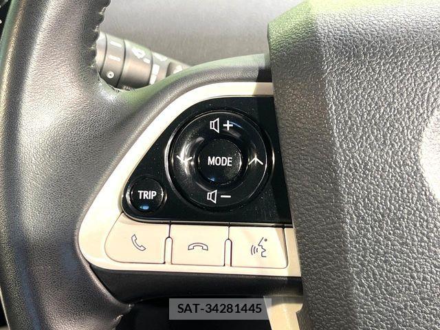 Toyota PRIUS 2018-02 8209619-7