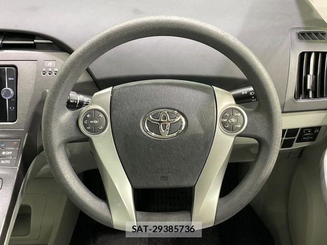 Toyota PRIUS 2012-06 8209642-10