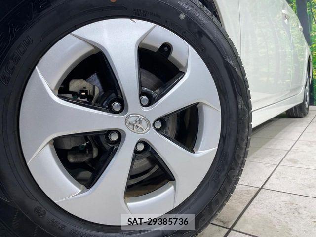 Toyota PRIUS 2012-06 8209642-12