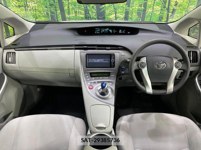 Toyota PRIUS 2012-06 8209642-1