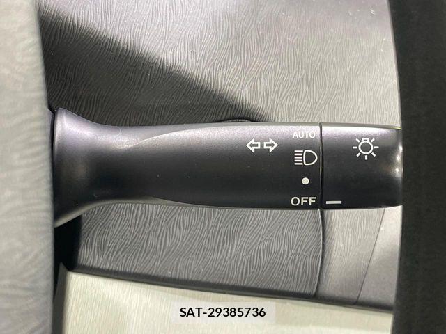 Toyota PRIUS 2012-06 8209642-5