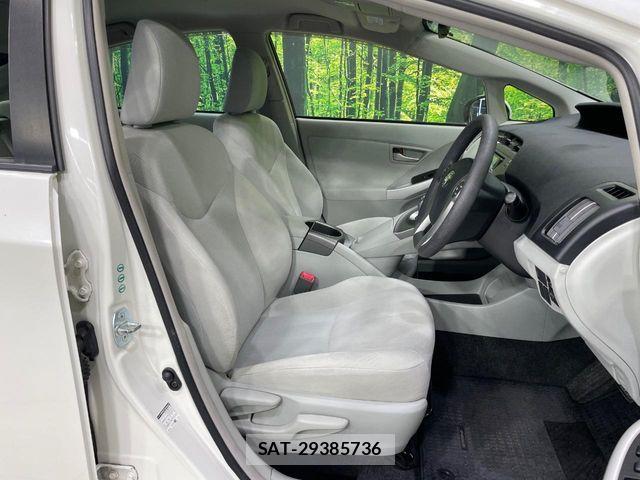 Toyota PRIUS 2012-06 8209642-7