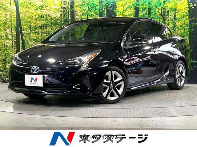 Toyota PRIUS 2018-08 8209602-0