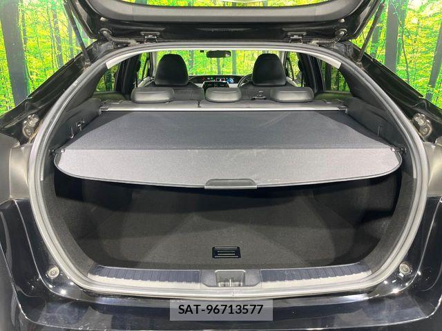 Toyota PRIUS 2018-08 8209602-9