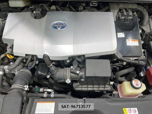 Toyota PRIUS 2018-08 8209602-17