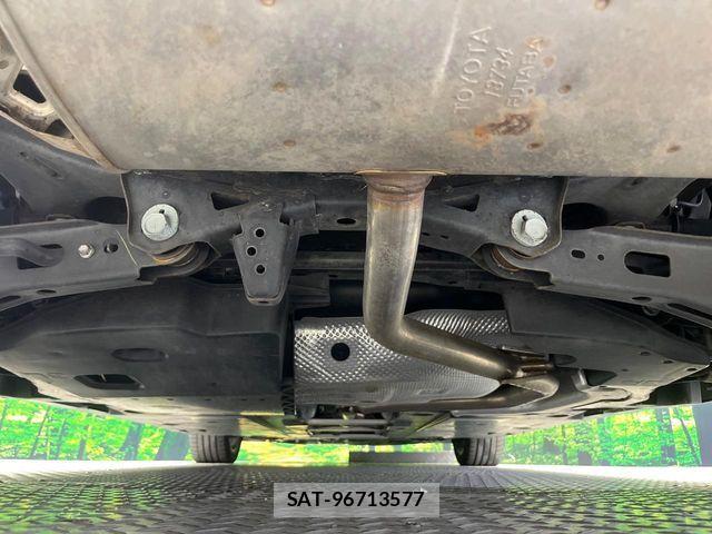 Toyota PRIUS 2018-08 8209602-18