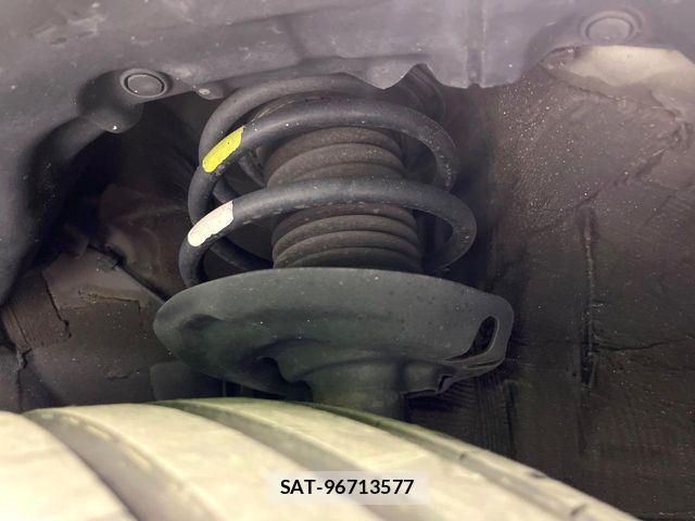 Toyota PRIUS 2018-08 8209602-19