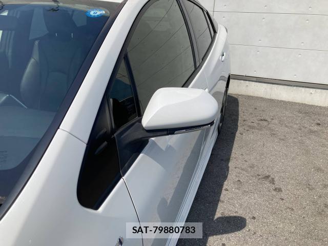 Toyota PRIUS 2019-06 8209587-12