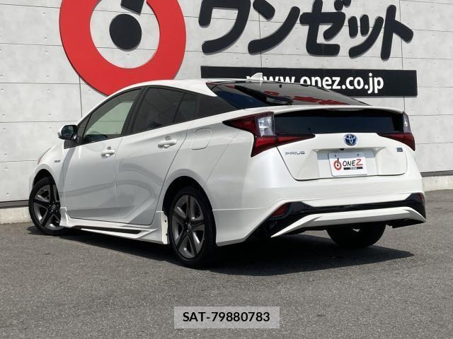 Toyota PRIUS 2019-06 8209587-14