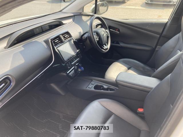 Toyota PRIUS 2019-06 8209587-23