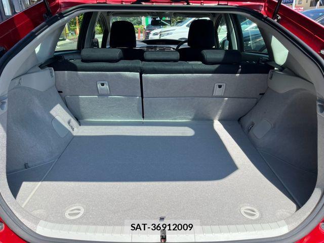 Toyota PRIUS 2015-07 8209653-11