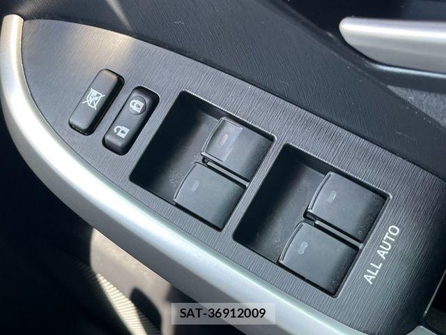 Toyota PRIUS 2015-07 8209653-24