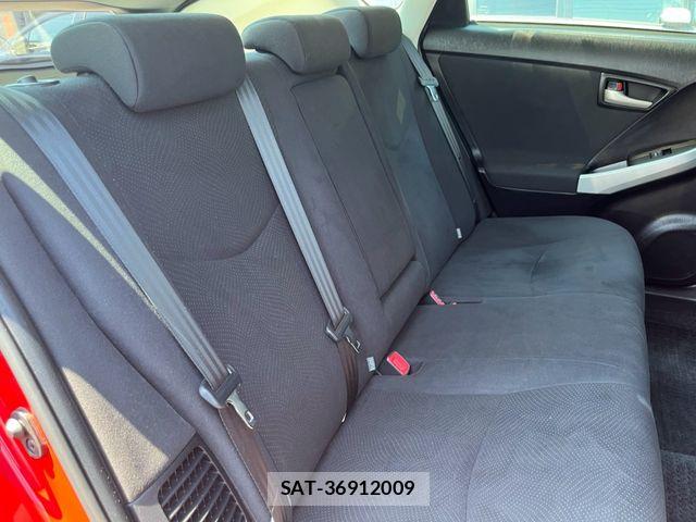 Toyota PRIUS 2015-07 8209653-6