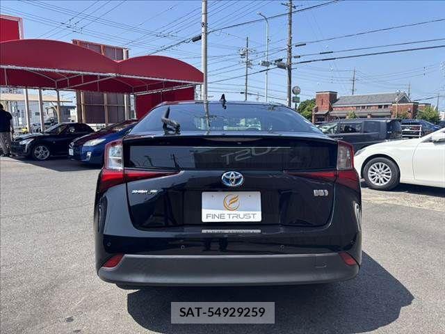 Toyota PRIUS 2019-07 8209623-19