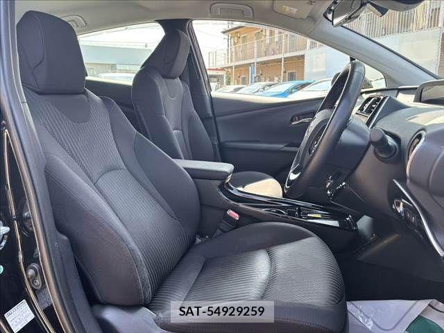 Toyota PRIUS 2019-07 8209623-7