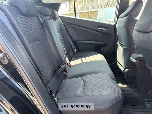 Toyota PRIUS 2019-07 8209623-8