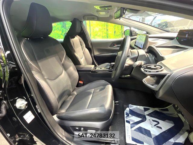 Toyota PRIUS 2025-03 8209568-7