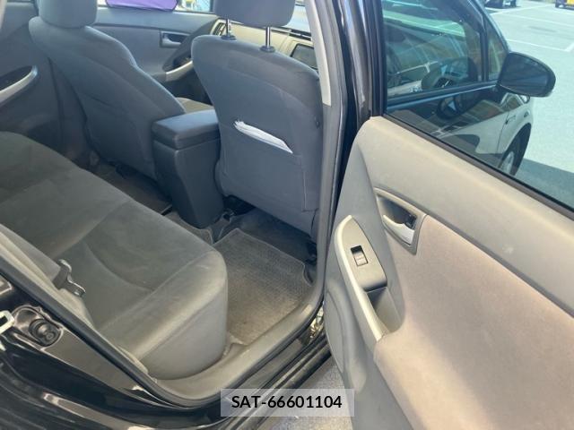 Toyota PRIUS 2011-11 8209662-13