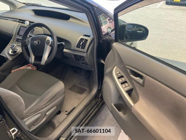Toyota PRIUS 2011-11 8209662-17