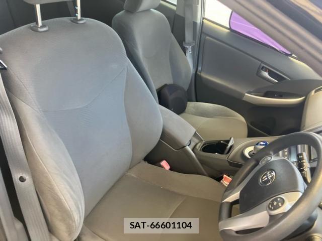Toyota PRIUS 2011-11 8209662-18